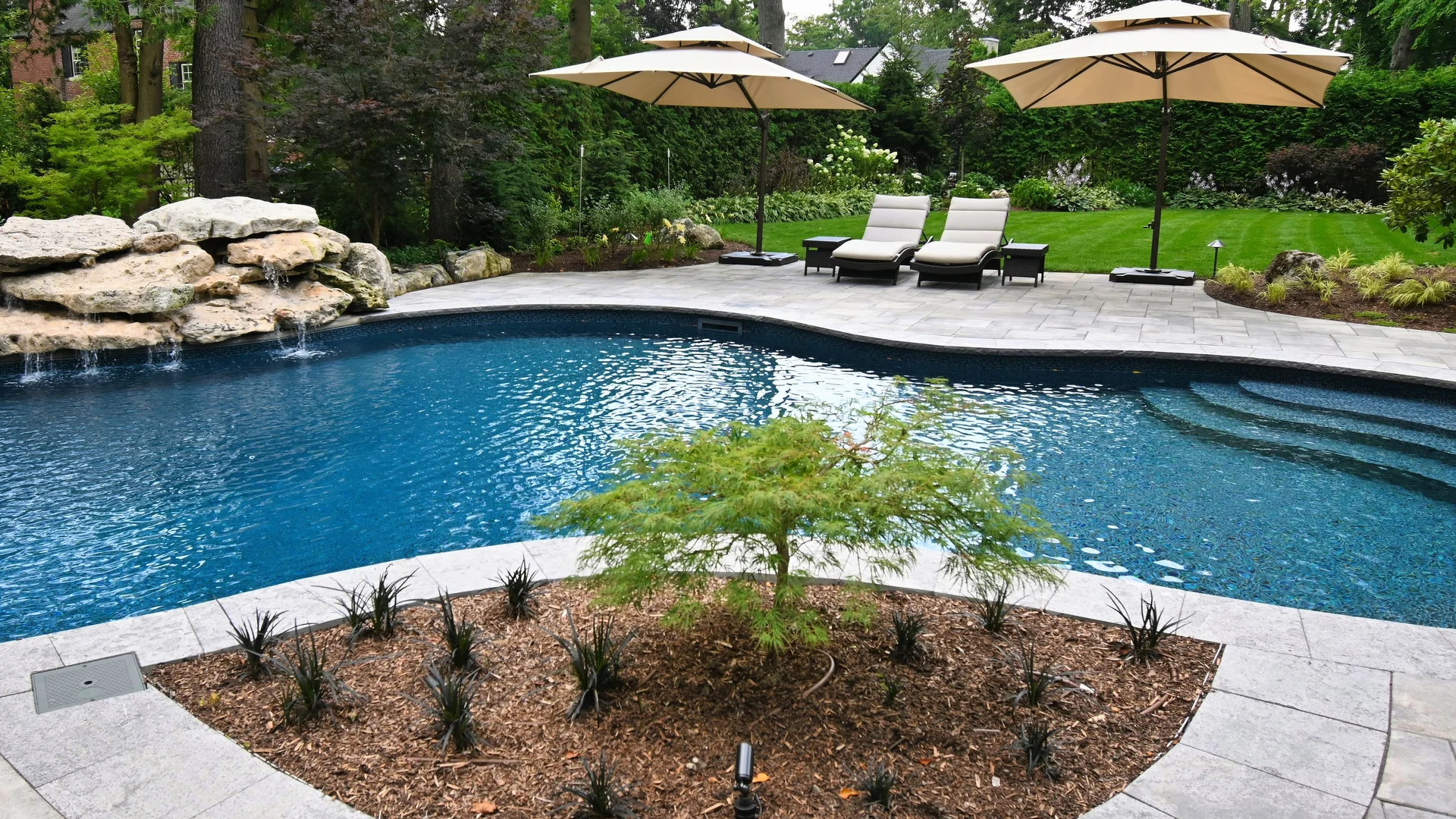 Burlington Landscaping Services - Professional Landscapers